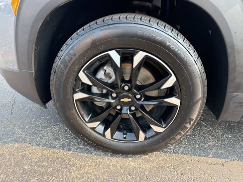 Used 2022 Chevrolet TrailBlazer LT w/ Convenience Package FWD image 10