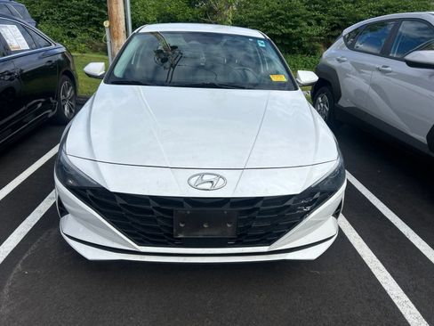 Used 2023 Hyundai Elantra SEL w/ Convenience Package FWD image 1