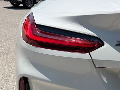 Used 2025 BMW Z4 M40i w/ Premium Package RWD image 10