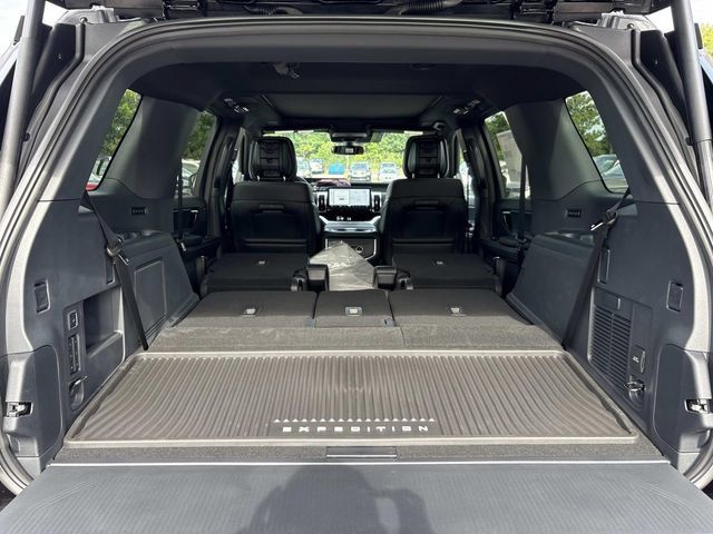 New 2027 Ford Expedition Platinum w/ Stealth Appearance Package AWD/4WD image 12