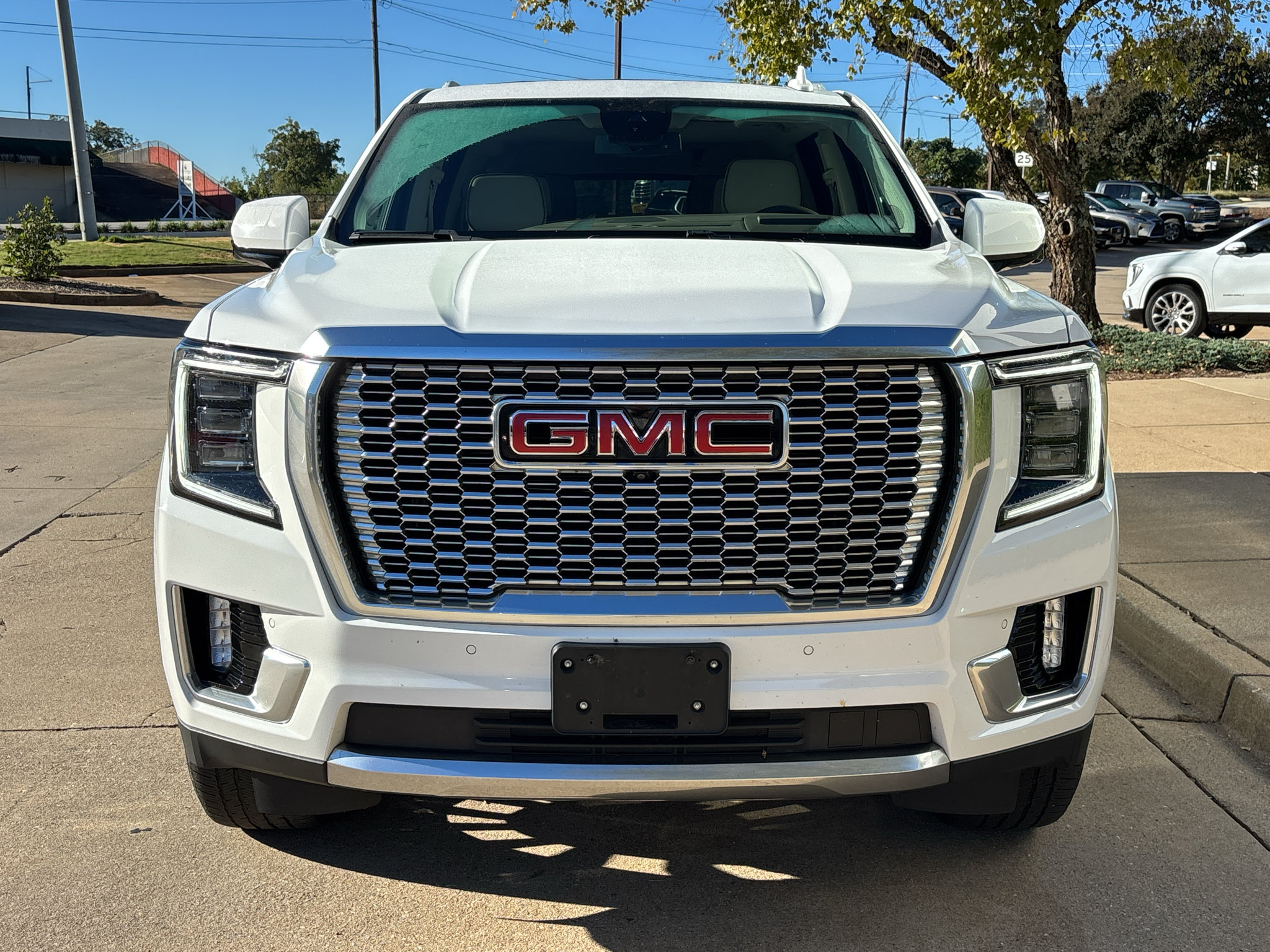 Used 2023 GMC Yukon XL Denali w/ Max Trailering Package AWD/4WD image 3