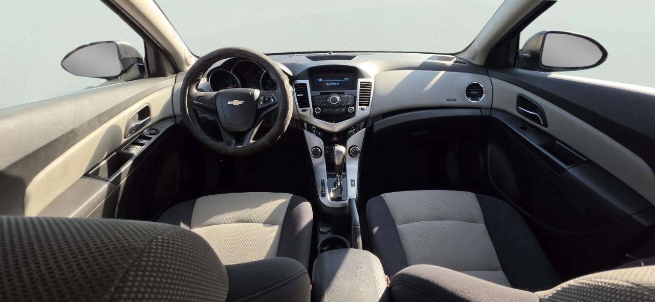 Used 2012 Chevrolet Cruze LS w/ Connectivity Package FWD image 8