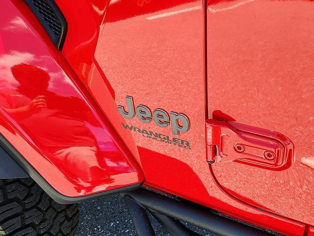 Used 2022 Jeep Wrangler Unlimited Rubicon w/ Dual Top Group AWD/4WD image 30