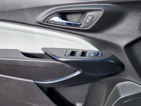 Used 2025 Chevrolet Trax LT w/ Driver Confidence Package image 7