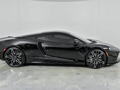 Used 2021 McLaren GT image 14