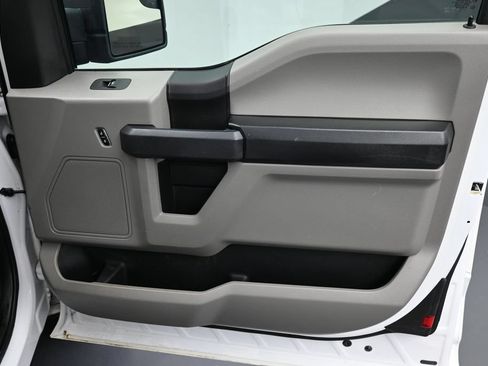 Used 2016 Ford F150 XL w/ Equipment Group 101A Mid AWD/4WD image 17