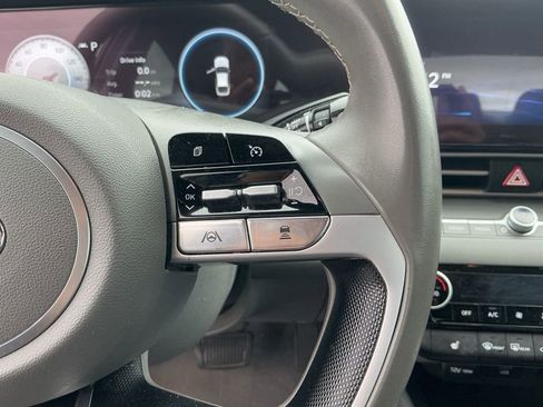 Used 2023 Hyundai Elantra SEL w/ Convenience Package image 15