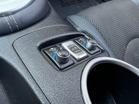 Used 2019 Nissan 370Z Touring image 27