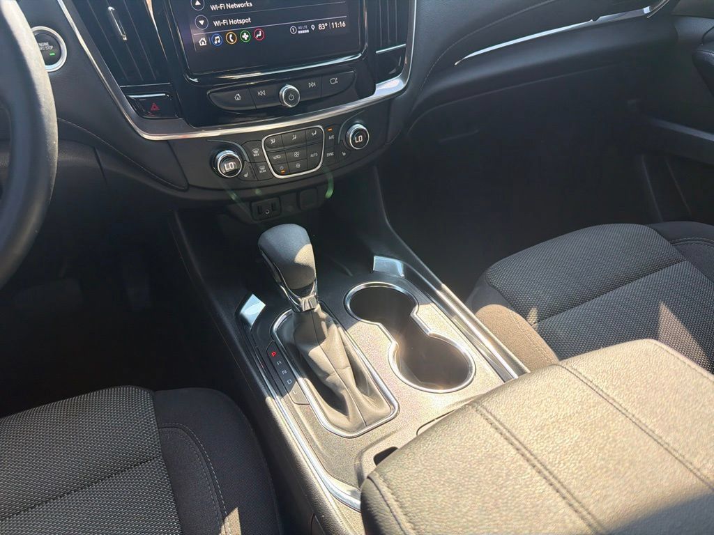 Used 2023 Chevrolet Traverse LT FWD image 15
