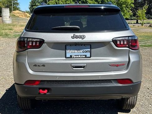 Used 2023 Jeep Compass Trailhawk AWD/4WD image 8