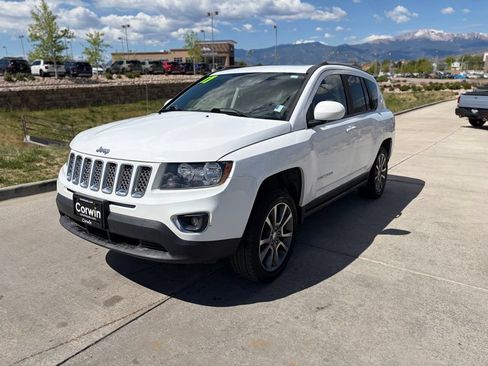 Used 2018 Jeep Grand Cherokee Limited AWD/4WD image 3
