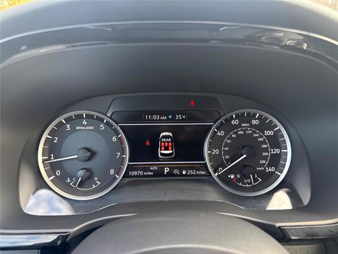 Certified 2025 INFINITI QX60 Pure image 15