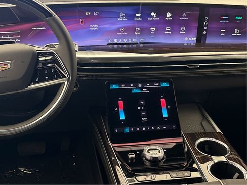 New 2025 Cadillac Escalade Premium Luxury image 16