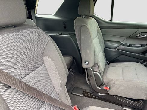 Used 2023 Chevrolet Traverse LT FWD image 26