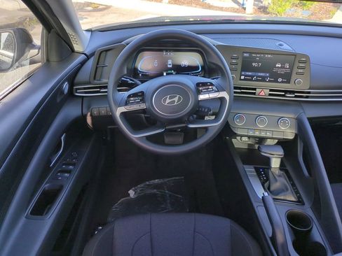 New 2026 Hyundai Elantra SE image 17