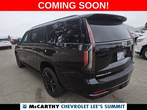 Used 2023 Cadillac Escalade ESV Sport Platinum w/ LPO, ONYX Package AWD/4WD image 4