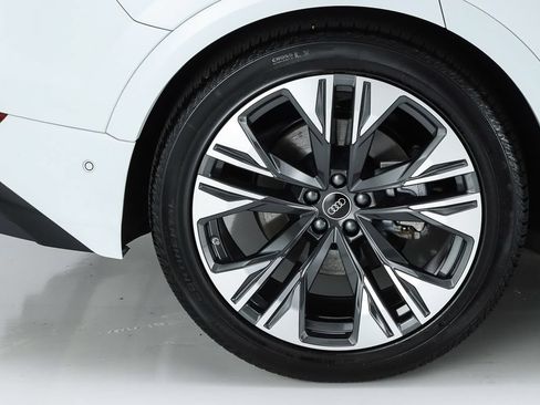 Used 2026 Audi Q8 Premium Plus w/ Premium Plus Package AWD/4WD image 17