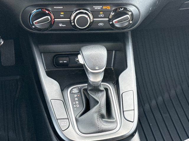 Used 2025 Kia Soul LX w/ LX Technology Package FWD image 32