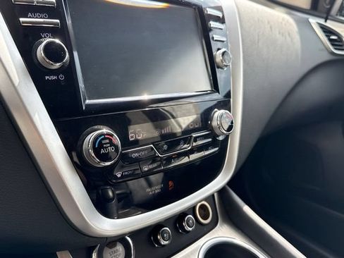 Used 2017 Nissan Murano Platinum w/ Platinum Technology Package FWD image 16