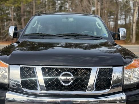Used 2011 Nissan Titan SL w/ SL Technology Pkg image 38