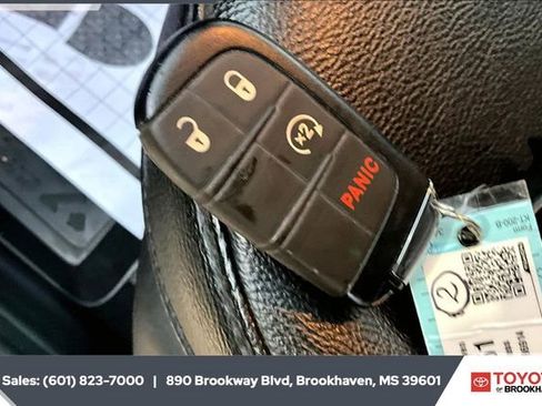 Used 2024 Jeep Compass Limited image 9