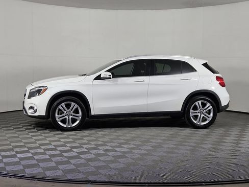 Used 2019 Mercedes-Benz GLA 250 4MATIC image 3