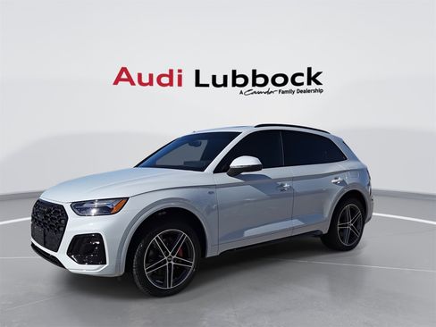 Used 2025 Audi Q5 e Premium Plus w/ Premium Plus Package image 4