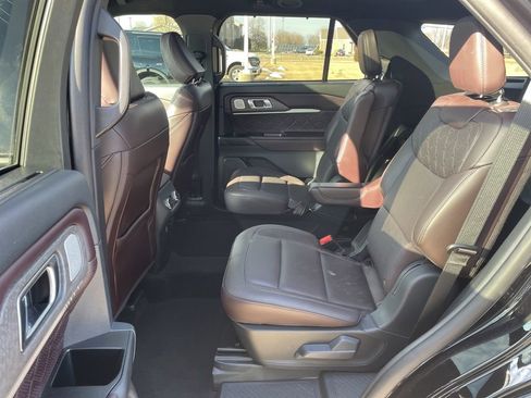 Used 2025 Ford Explorer Platinum w/ Ultimate Package image 11
