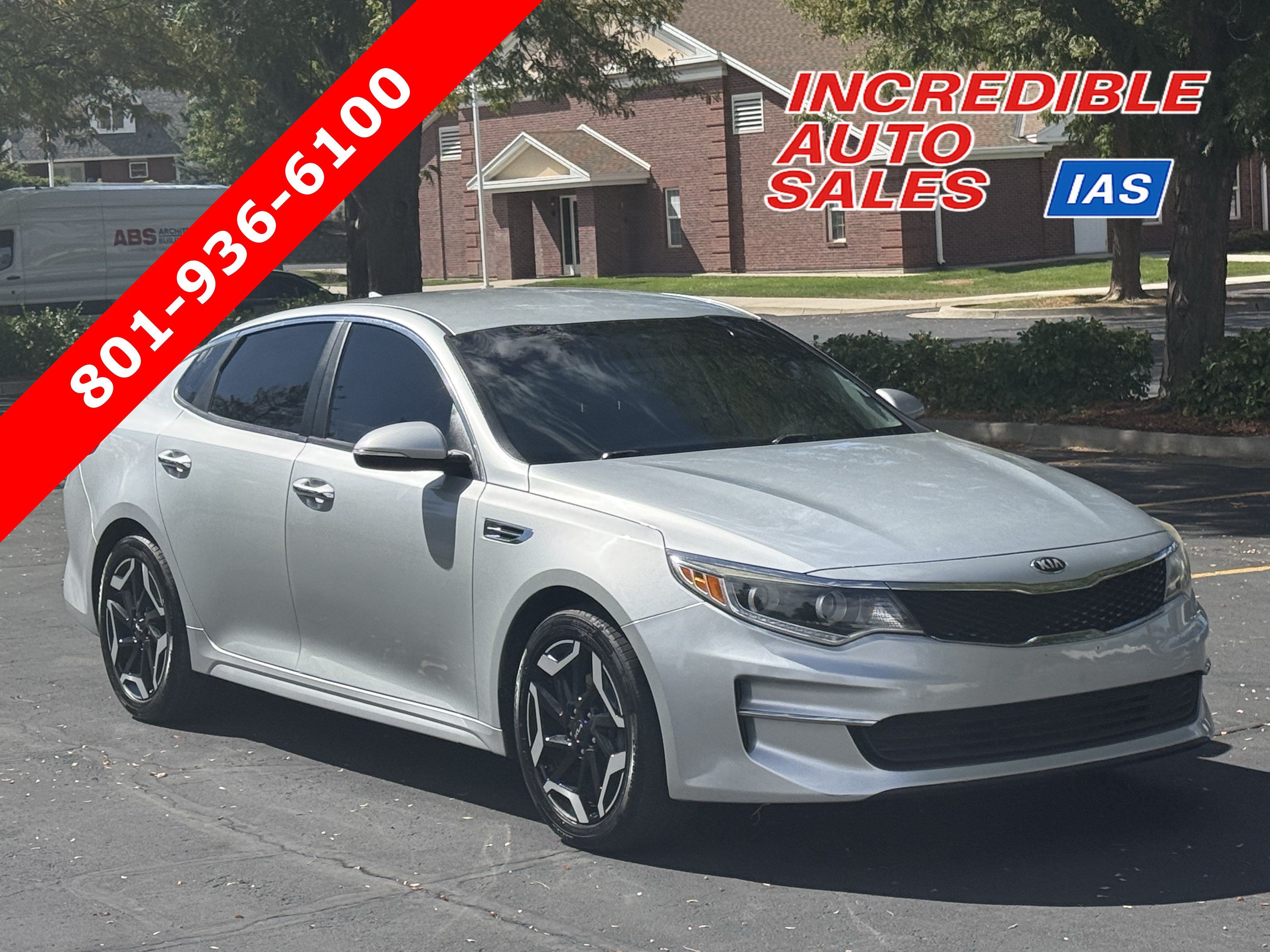 Used 2017 Kia Optima LX FWD image 1