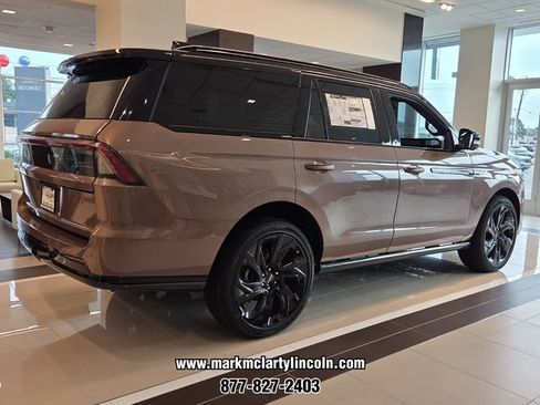New 2026 Lincoln Navigator Black Label AWD/4WD image 5