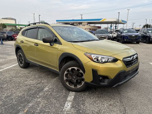 Used 2023 Subaru Crosstrek 2.0i image 1