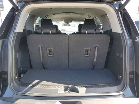 Used 2023 GMC Acadia SLE w/ Driver Convenience Package image 10