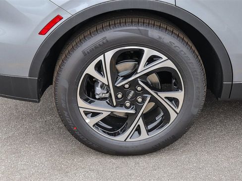 Used 2025 Lincoln Nautilus Premier image 10