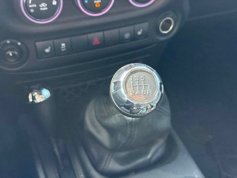 Used 2017 Jeep Wrangler Unlimited Sahara w/ Dual Top Group AWD/4WD image 16