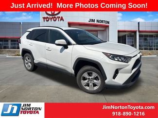 Used 2021 Toyota RAV4 XLE image 1