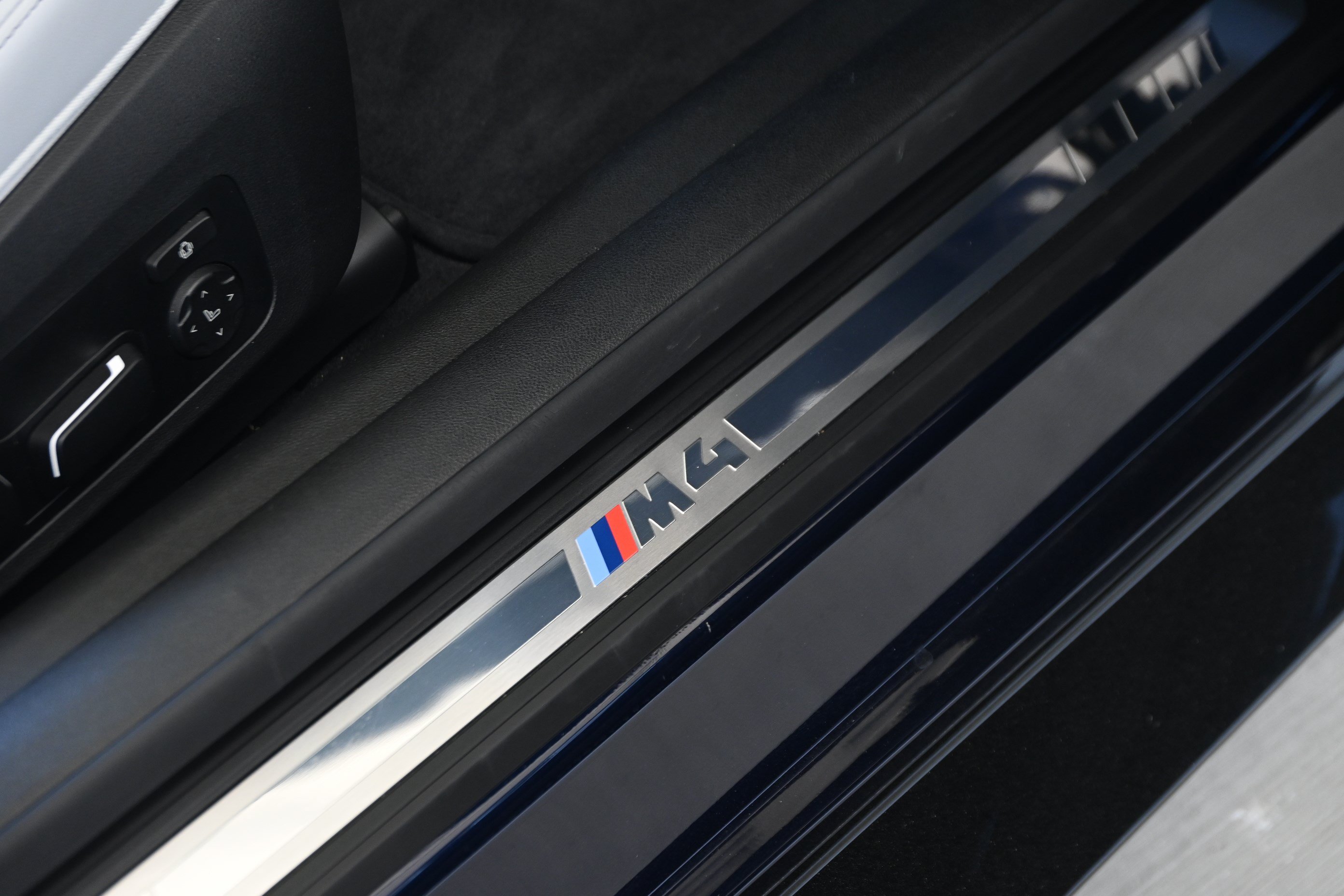 Used 2026 BMW M4 Coupe w/ Executive Package RWD image 39