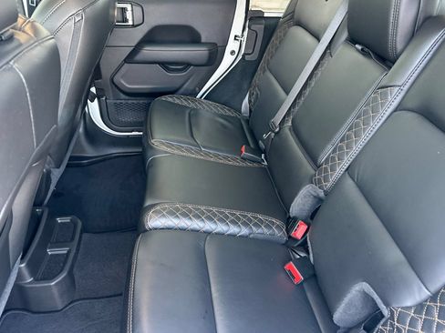 Used 2022 Jeep Wrangler Unlimited Sahara AWD/4WD image 11