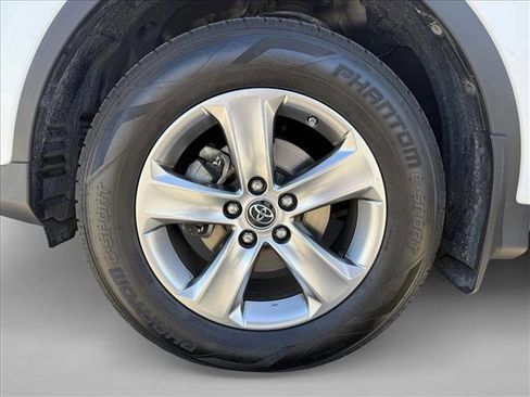 Used 2015 Toyota RAV4 XLE image 25