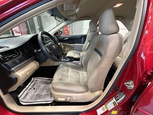 Used 2014 Toyota Camry LE FWD image 53