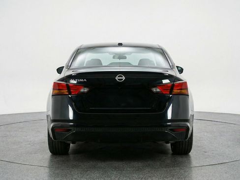 Used 2025 Nissan Altima 2.5 SV FWD image 6