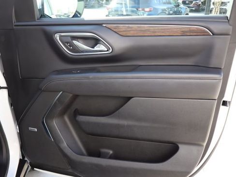 Used 2023 Chevrolet Suburban Premier image 29