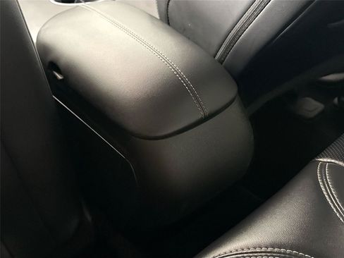 Used 2025 Ford Mustang Premium RWD image 38