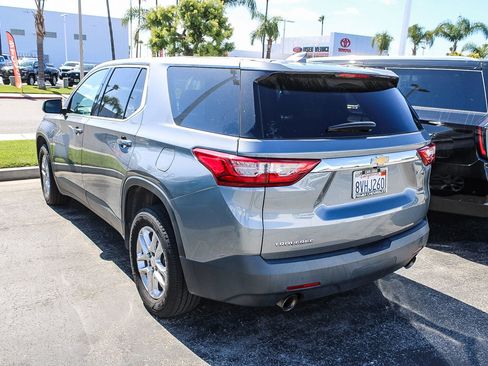 Used 2021 Chevrolet Traverse LS image 8