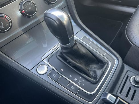 Used 2017 Volkswagen Golf Alltrack SE image 19