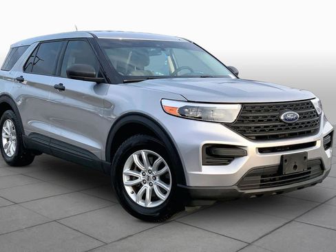 Certified 2020 Ford Explorer 2WD image 3