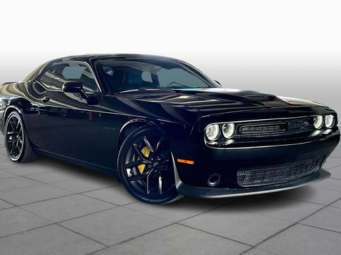 Used 2020 Dodge Challenger R/T w/ Blacktop Package image 2