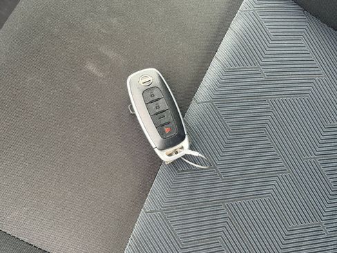 Used 2025 Nissan Versa SV FWD image 21