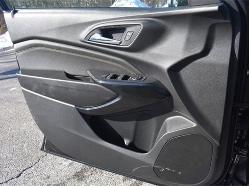 New 2026 Chevrolet Trax LT w/ Sunroof Package image 31