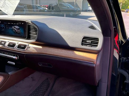 Used 2020 Mercedes-Benz GLE 350 4MATIC w/ Premium Package image 19