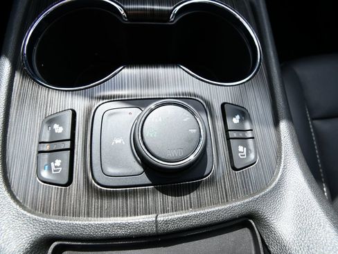 Used 2023 GMC Acadia SLT w/ Preferred Package AWD/4WD image 30